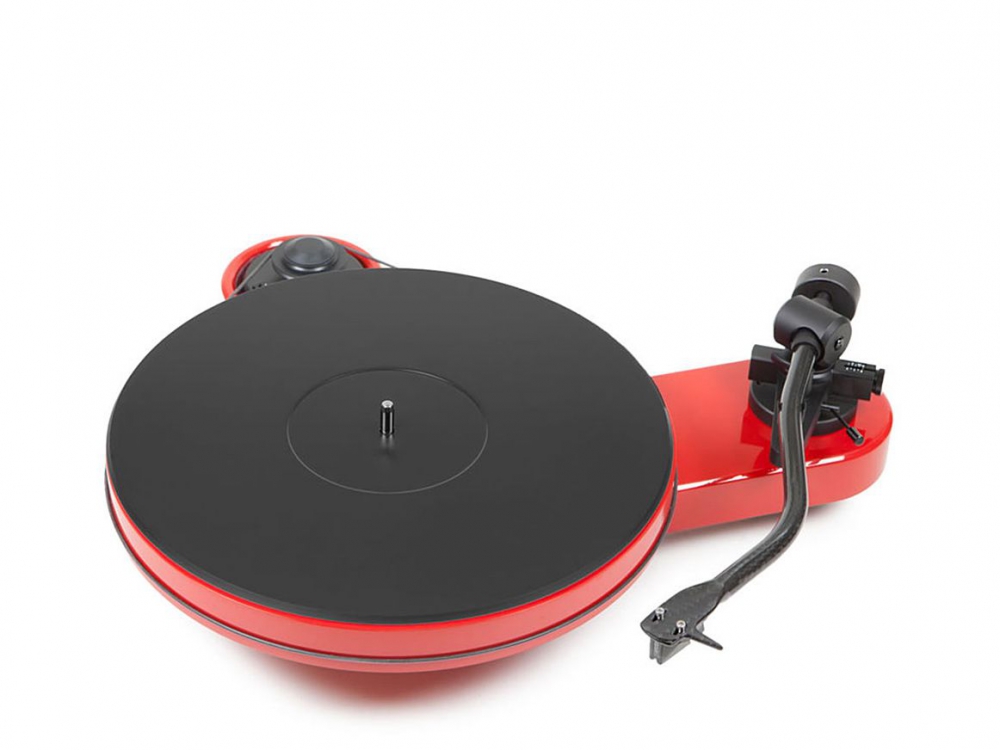 Bild 1 von Pro-Ject RPM 1 Carbon. Stylischer Plattenspieler. Carbonarm. Ausgelagerter Antrieb. Ohne+Mit System!  / () Rot ohne System