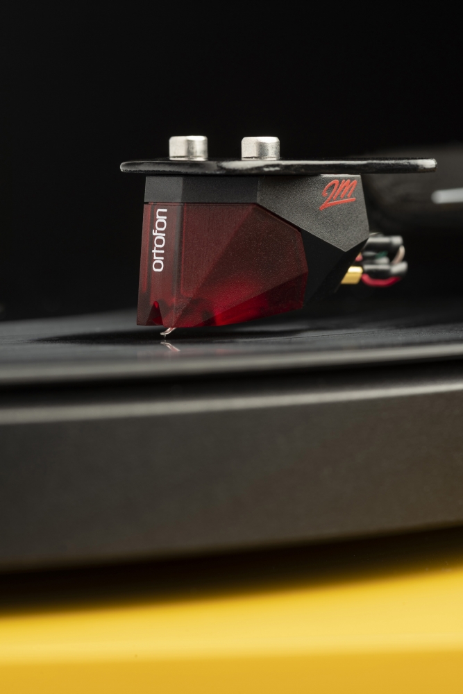 Bild 1 von Pro-Ject Debut Carbon EVO . Audiophiler Plattenspieler. Ortofon 2M Red! Sonderpreis!