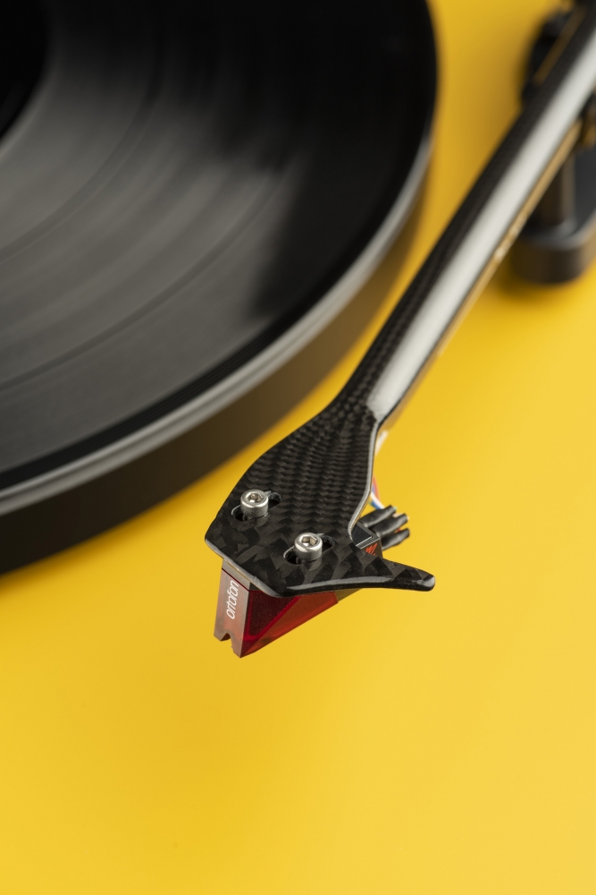 Bild 1 von Pro-Ject Debut Carbon EVO . Audiophiler Plattenspieler. Ortofon 2M Red! Sonderpreis!